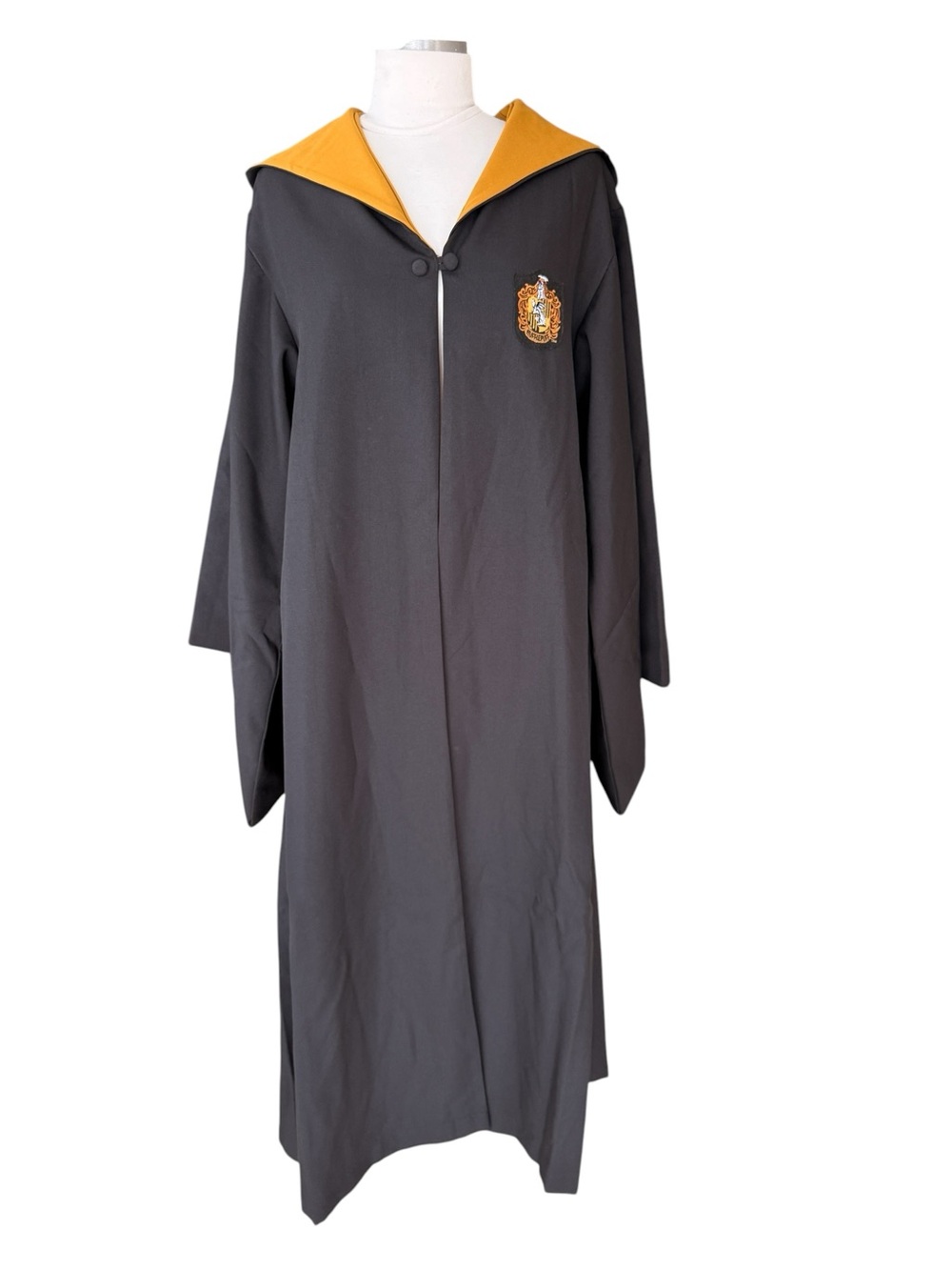 Hufflepuff Robe Sz Medium Excellent Pre-Owned Condition Harry Potter